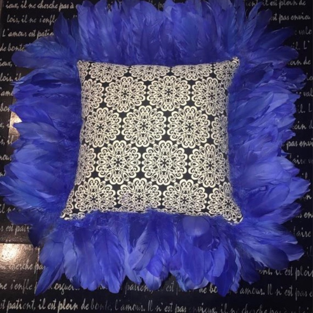 23” Medallion Pillow